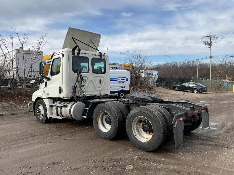 Day Cab Tractor-Heavy Duty Tractors-Freightliner-2019-T12664ST-East Chicago-IN-741,472\n\t\tmiles-$ 29,250 - Image 5