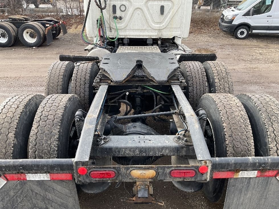 Day Cab Tractor-Heavy Duty Tractors-Freightliner-2019-T12664ST-East Chicago-IN-741,472\n\t\tmiles-$ 29,250 - Image 6
