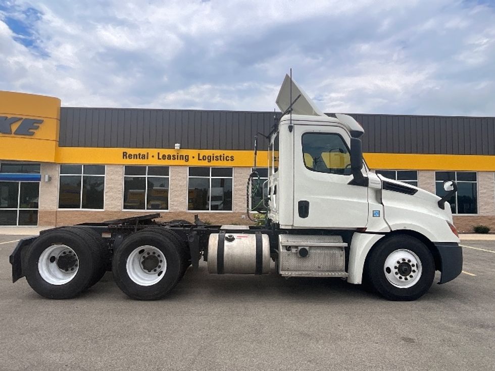 Day Cab Tractor-Heavy Duty Tractors-Freightliner-2019-T12664ST-East Chicago-IN-748,534\n\t\tmiles-$ 26,750 - Image 8