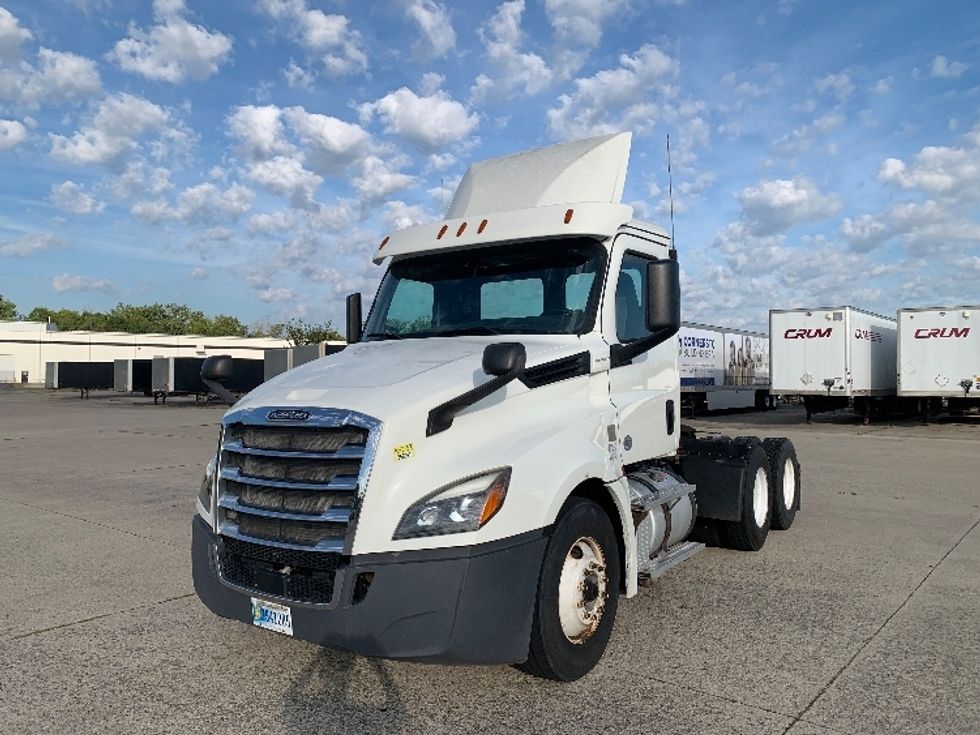 Day Cab Tractor-Heavy Duty Tractors-Freightliner-2019-T12664ST-East Liberty-OH-242,784\n\t\tmiles-$ 51,500 - Image 3