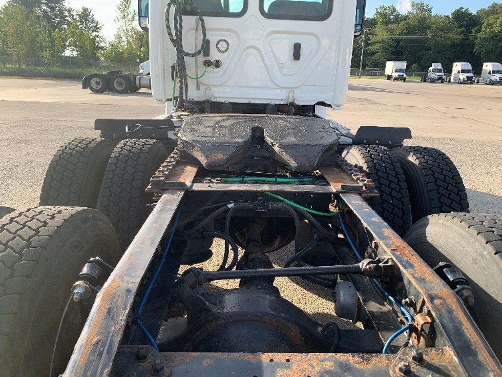 Day Cab Tractor-Heavy Duty Tractors-Freightliner-2019-T12664ST-East Liberty-OH-242,784\n\t\tmiles-$ 51,500 - Image 6