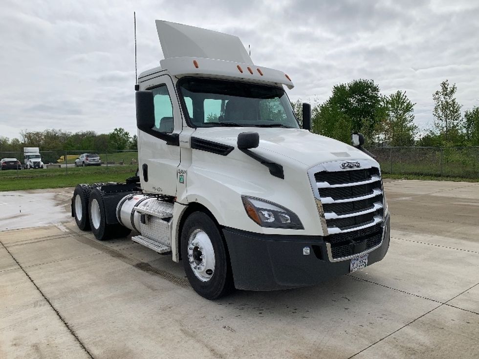 Day Cab Tractor-Heavy Duty Tractors-Freightliner-2019-T12664ST-East Liberty-OH-449,028\n\t\tmiles-$ 43,250 - Image 1