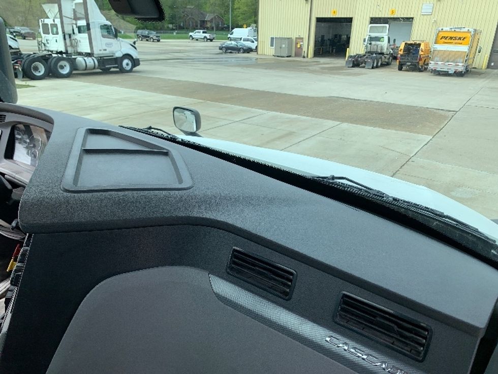 Day Cab Tractor-Heavy Duty Tractors-Freightliner-2019-T12664ST-East Liberty-OH-449,028\n\t\tmiles-$ 43,250 - Image 13