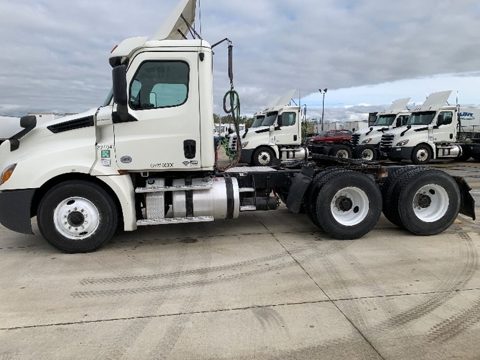 Day Cab Tractor-Heavy Duty Tractors-Freightliner-2019-T12664ST-East Liberty-OH-449,028\n\t\tmiles-$ 43,250 - Image 4