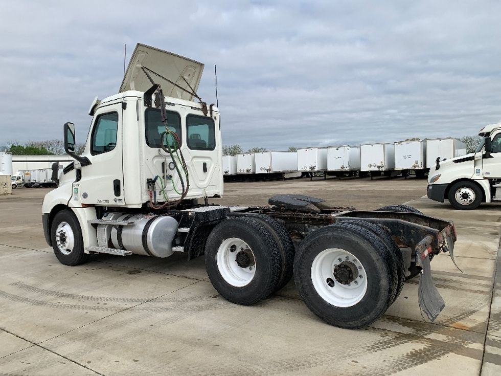 Day Cab Tractor-Heavy Duty Tractors-Freightliner-2019-T12664ST-East Liberty-OH-449,028\n\t\tmiles-$ 43,250 - Image 5