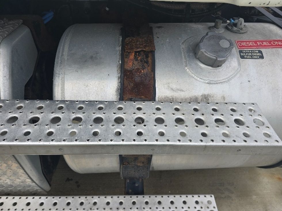 Day Cab Tractor-Heavy Duty Tractors-Freightliner-2019-T12664ST-East Liberty-OH-559,756\n\t\tmiles-$ 35,250 - Image 17