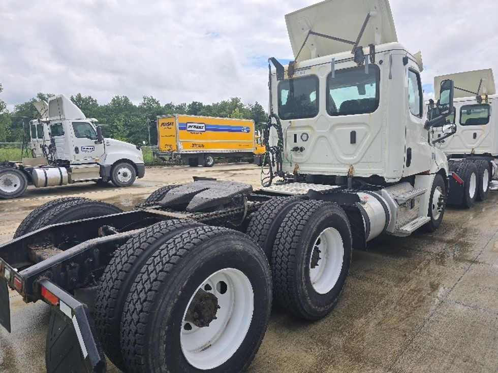 Day Cab Tractor-Heavy Duty Tractors-Freightliner-2019-T12664ST-East Liberty-OH-559,756\n\t\tmiles-$ 35,250 - Image 7