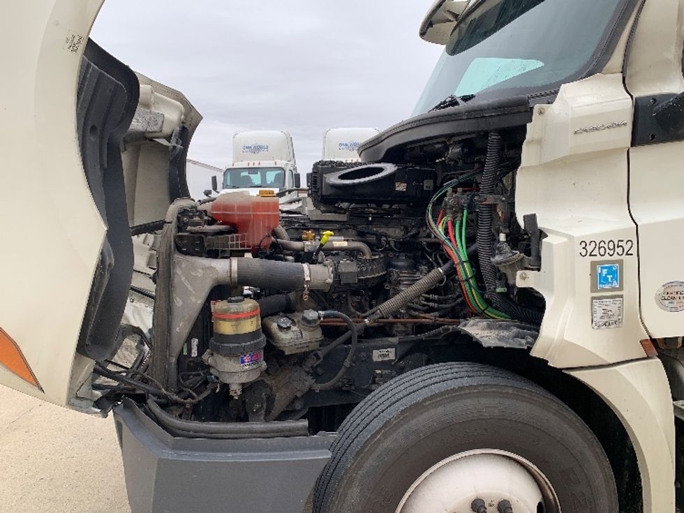 Day Cab Tractor-Heavy Duty Tractors-Freightliner-2019-T12664ST-East Liberty-OH-621,751\n\t\tmiles-$ 27,000 - Image 16