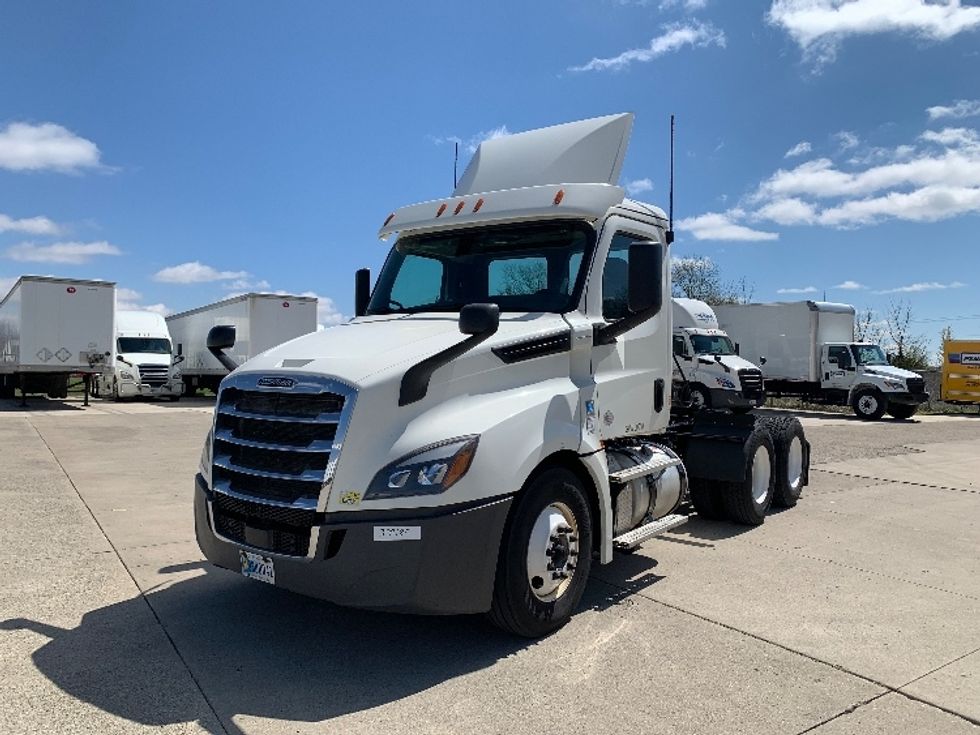 Day Cab Tractor-Heavy Duty Tractors-Freightliner-2019-T12664ST-East Liberty-OH-626,162\n\t\tmiles-$ 29,500 - Image 3