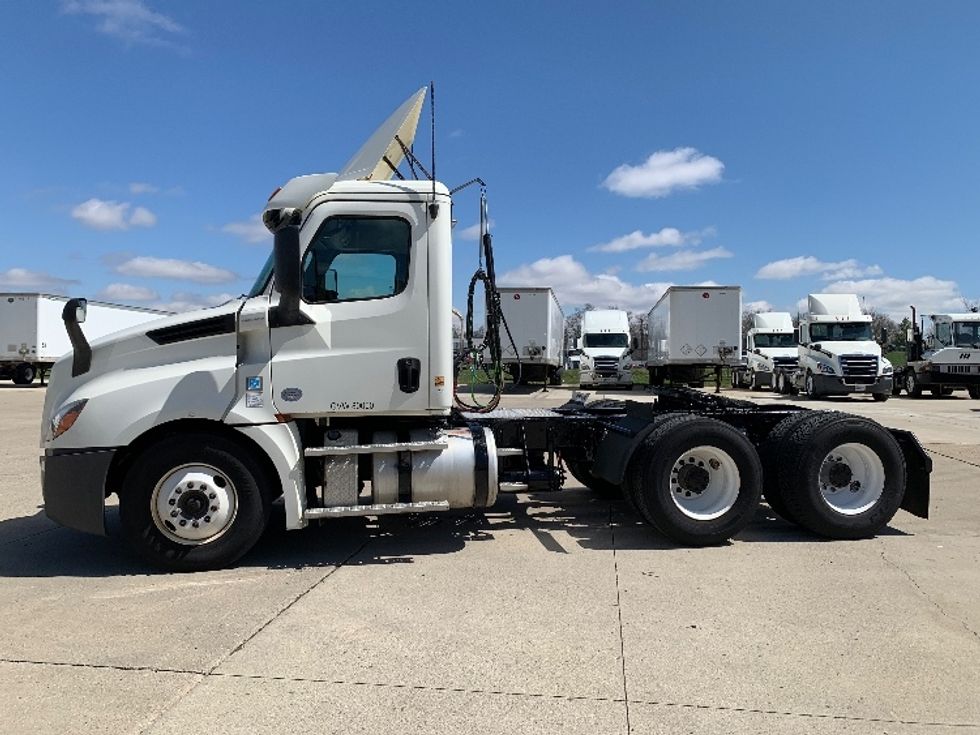 Day Cab Tractor-Heavy Duty Tractors-Freightliner-2019-T12664ST-East Liberty-OH-626,162\n\t\tmiles-$ 29,500 - Image 4