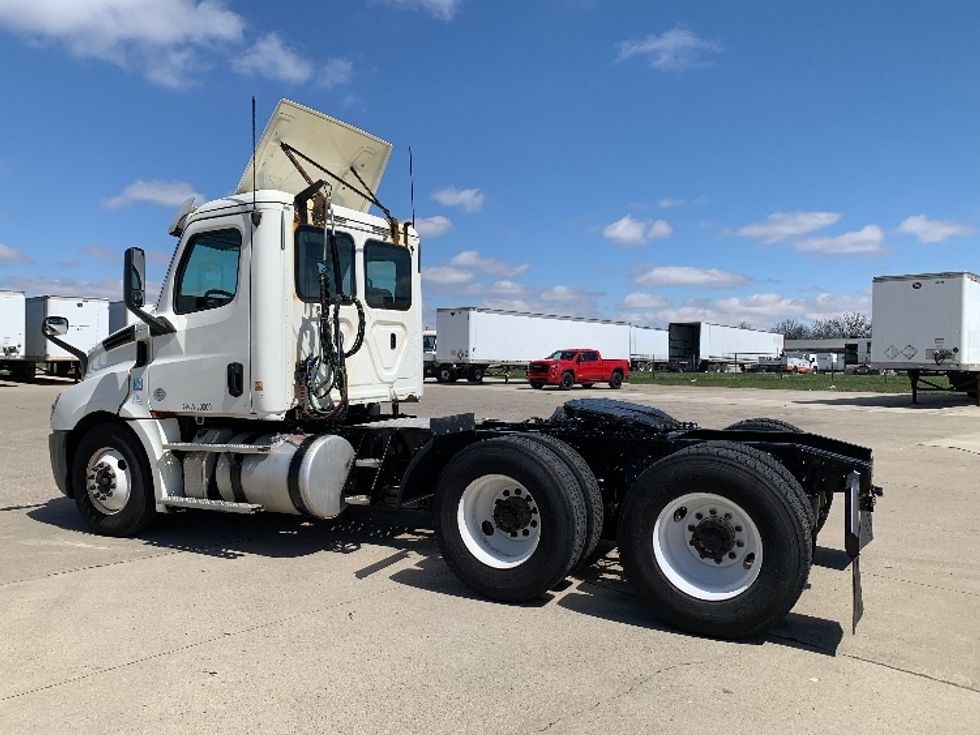 Day Cab Tractor-Heavy Duty Tractors-Freightliner-2019-T12664ST-East Liberty-OH-626,162\n\t\tmiles-$ 29,500 - Image 5