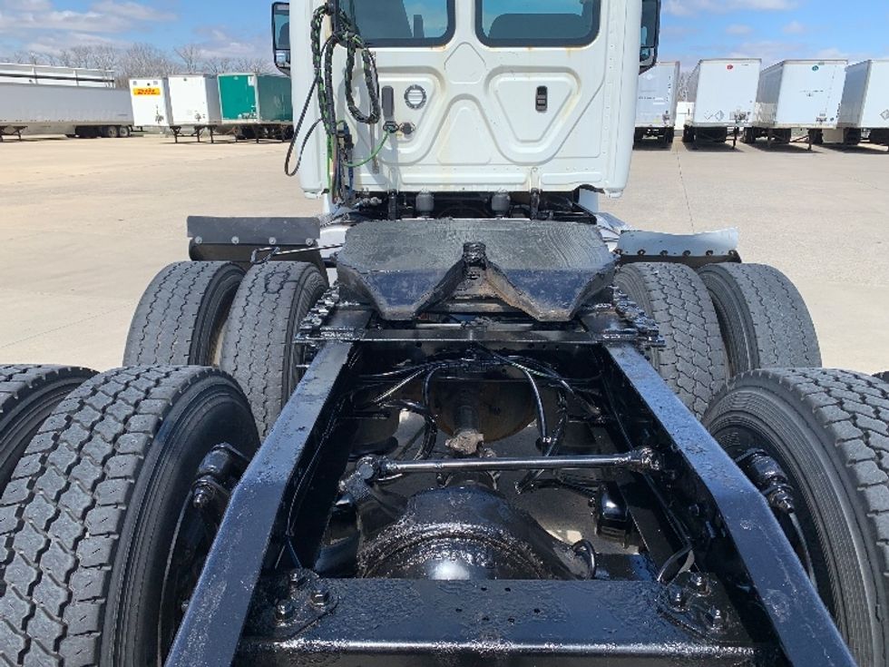Day Cab Tractor-Heavy Duty Tractors-Freightliner-2019-T12664ST-East Liberty-OH-626,162\n\t\tmiles-$ 29,500 - Image 6