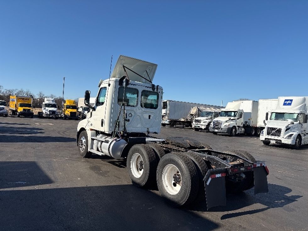 Day Cab Tractor-Heavy Duty Tractors-Freightliner-2019-T12664ST-Eden-MD-422,547\n\t\tmiles-$ 46,500 - Image 5