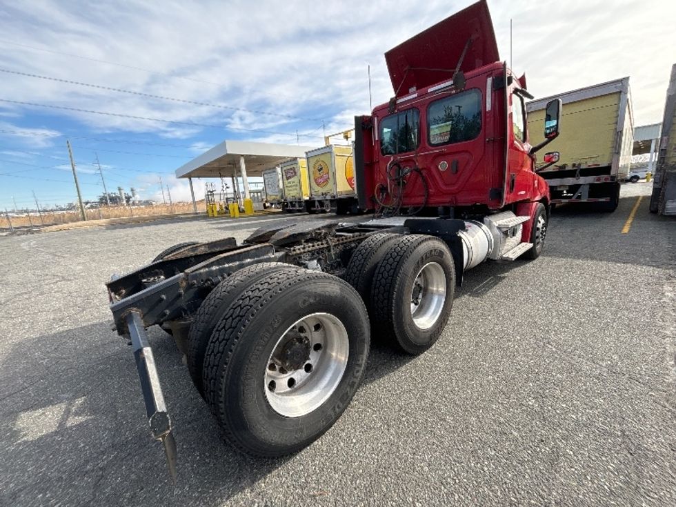 Day Cab Tractor-Heavy Duty Tractors-Freightliner-2019-T12664ST-Edison-NJ-259,440\n\t\tmiles-$ 50,250 - Image 7