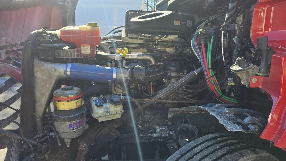 Day Cab Tractor-Heavy Duty Tractors-Freightliner-2019-T12664ST-Edison-NJ-265,710\n\t\tmiles-$ 50,000 - Image 16