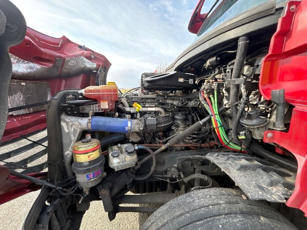 Day Cab Tractor-Heavy Duty Tractors-Freightliner-2019-T12664ST-Edison-NJ-275,402\n\t\tmiles-$ 53,500 - Image 16