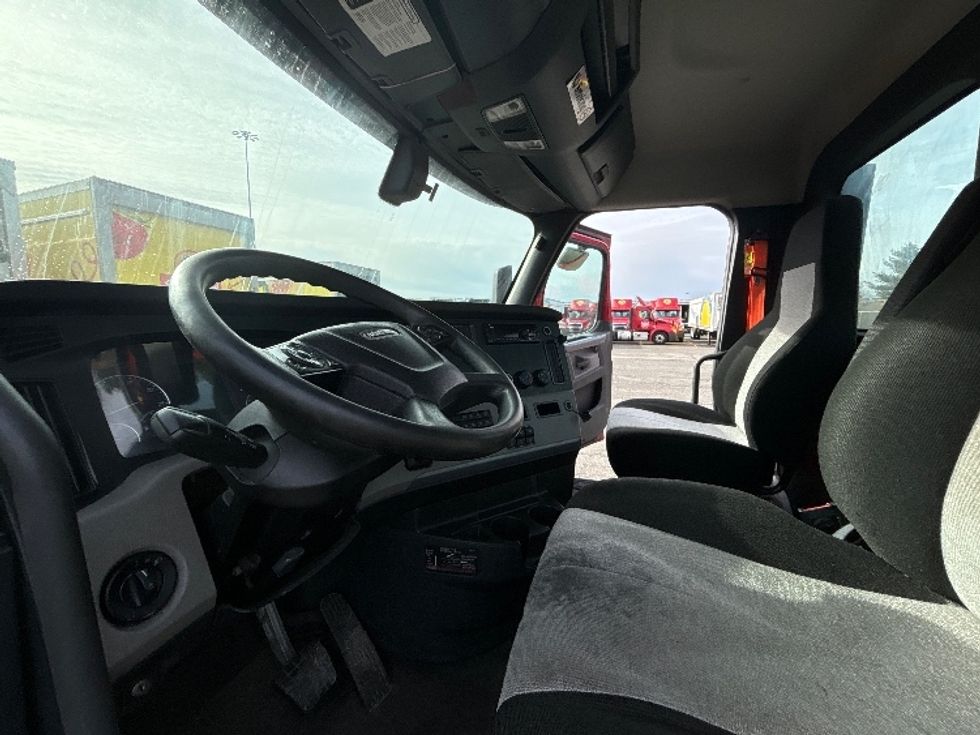 Day Cab Tractor-Heavy Duty Tractors-Freightliner-2019-T12664ST-Edison-NJ-276,584\n\t\tmiles-$ 49,500 - Image 10