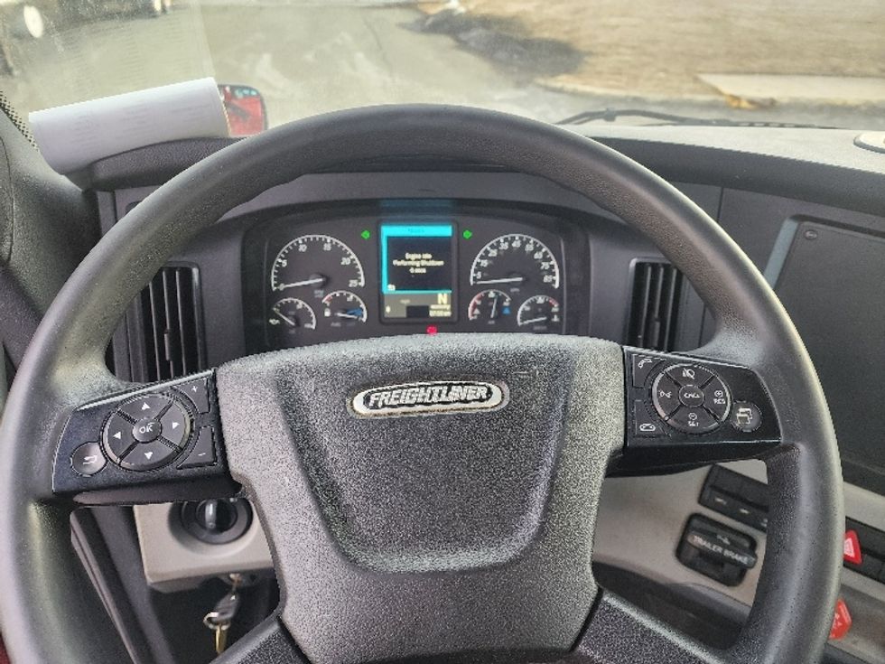 Day Cab Tractor-Heavy Duty Tractors-Freightliner-2019-T12664ST-Edison-NJ-277,022\n\t\tmiles-$ 53,500 - Image 11