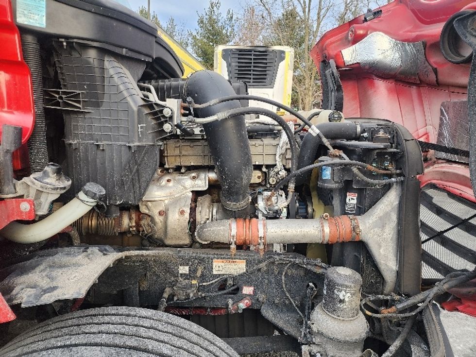 Day Cab Tractor-Heavy Duty Tractors-Freightliner-2019-T12664ST-Edison-NJ-277,022\n\t\tmiles-$ 53,500 - Image 15