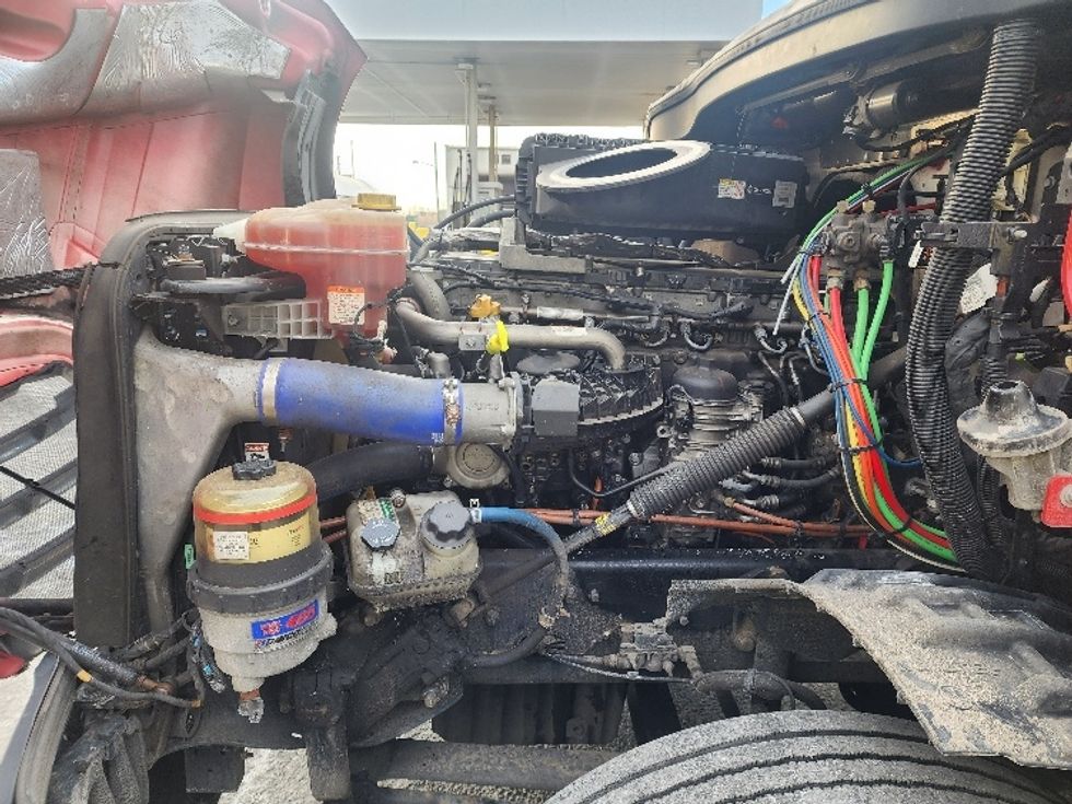 Day Cab Tractor-Heavy Duty Tractors-Freightliner-2019-T12664ST-Edison-NJ-277,022\n\t\tmiles-$ 53,500 - Image 16