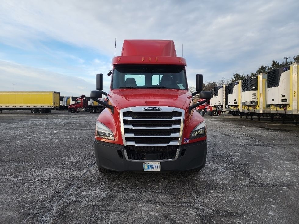 Day Cab Tractor-Heavy Duty Tractors-Freightliner-2019-T12664ST-Edison-NJ-277,022\n\t\tmiles-$ 53,500 - Image 2