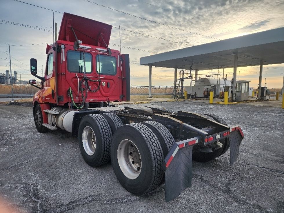 Day Cab Tractor-Heavy Duty Tractors-Freightliner-2019-T12664ST-Edison-NJ-277,022\n\t\tmiles-$ 53,500 - Image 5
