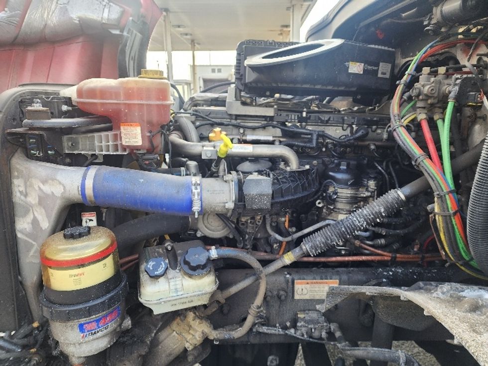 Day Cab Tractor-Heavy Duty Tractors-Freightliner-2019-T12664ST-Edison-NJ-319,672\n\t\tmiles-$ 51,250 - Image 16