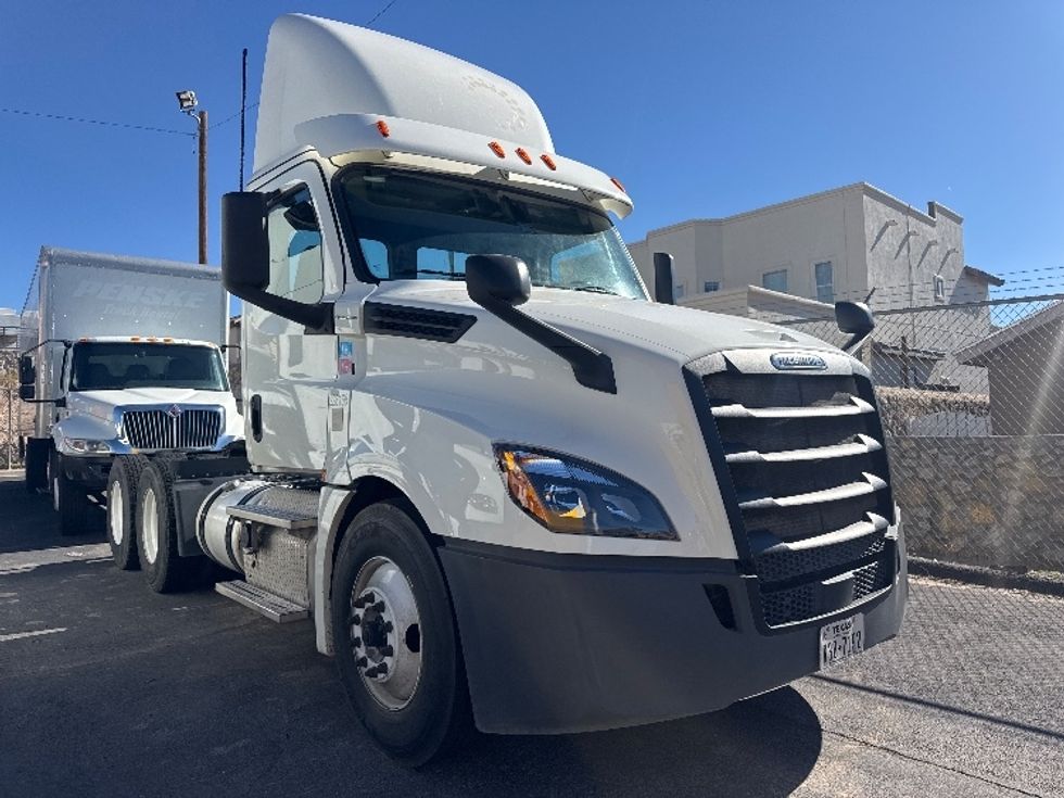 Day Cab Tractor-Heavy Duty Tractors-Freightliner-2019-T12664ST-El Paso-TX-221,983\n\t\tmiles-$ 57,500 - Image 1