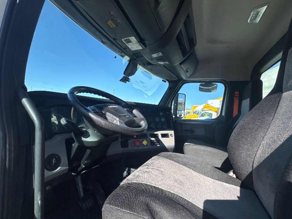 Day Cab Tractor-Heavy Duty Tractors-Freightliner-2019-T12664ST-El Paso-TX-221,983\n\t\tmiles-$ 57,500 - Image 10