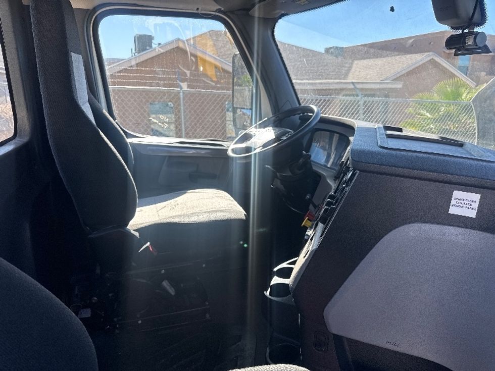 Day Cab Tractor-Heavy Duty Tractors-Freightliner-2019-T12664ST-El Paso-TX-221,983\n\t\tmiles-$ 57,500 - Image 14