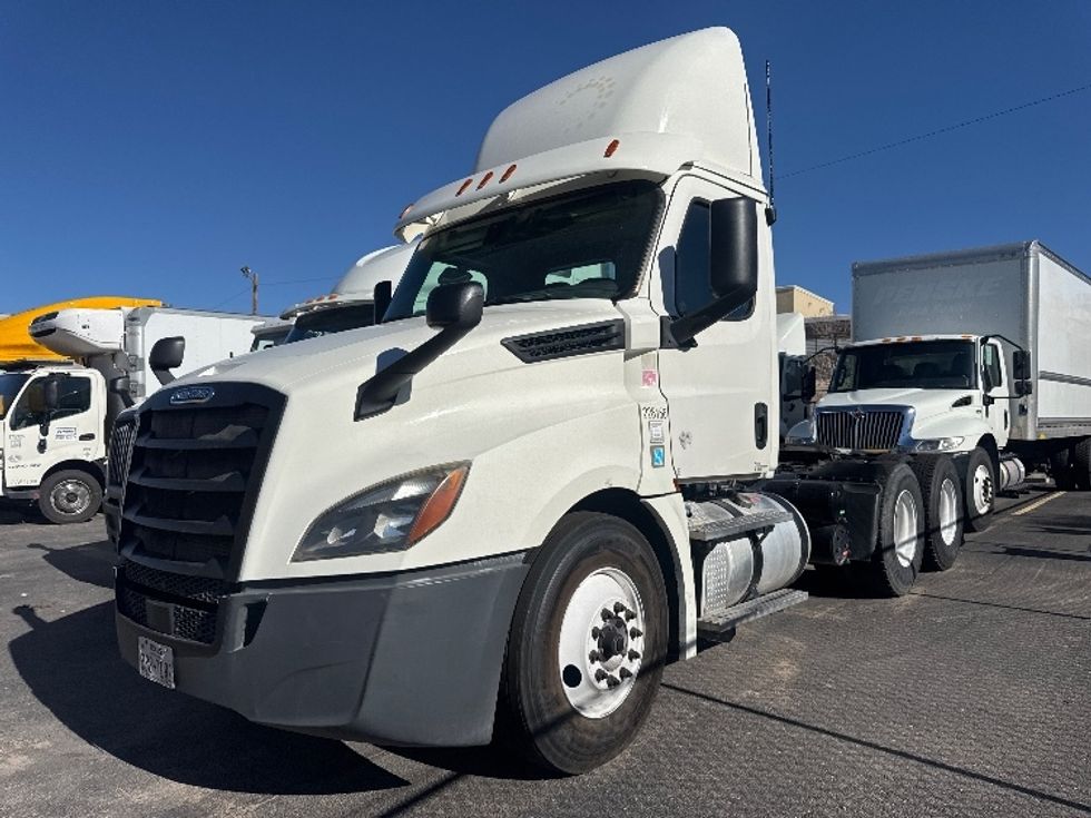 Day Cab Tractor-Heavy Duty Tractors-Freightliner-2019-T12664ST-El Paso-TX-221,983\n\t\tmiles-$ 57,500 - Image 3