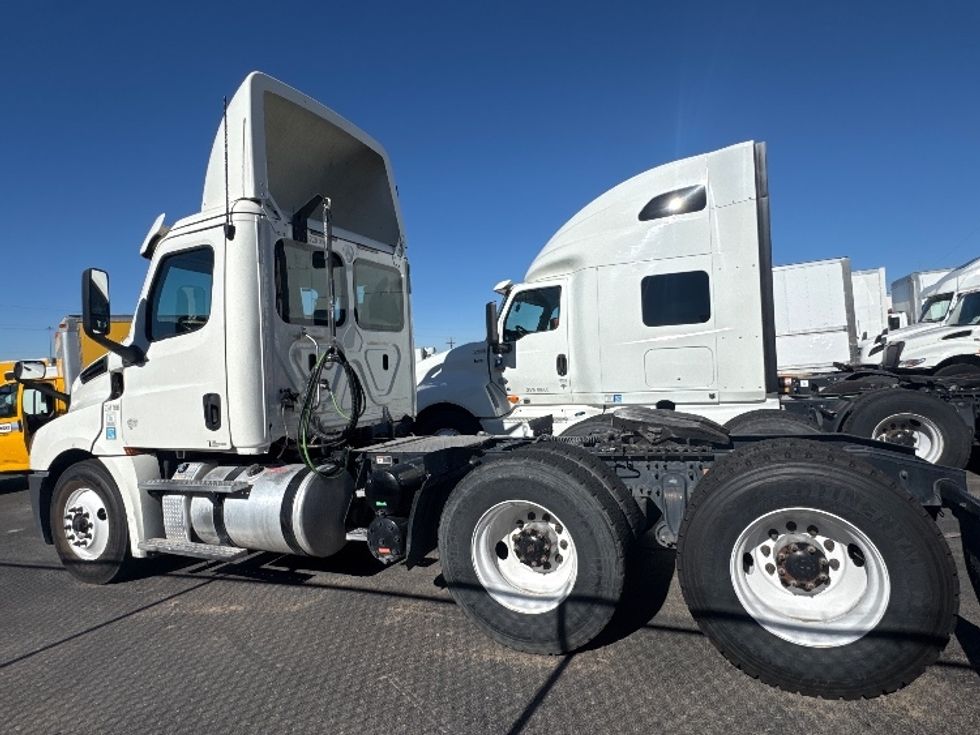 Day Cab Tractor-Heavy Duty Tractors-Freightliner-2019-T12664ST-El Paso-TX-221,983\n\t\tmiles-$ 57,500 - Image 4