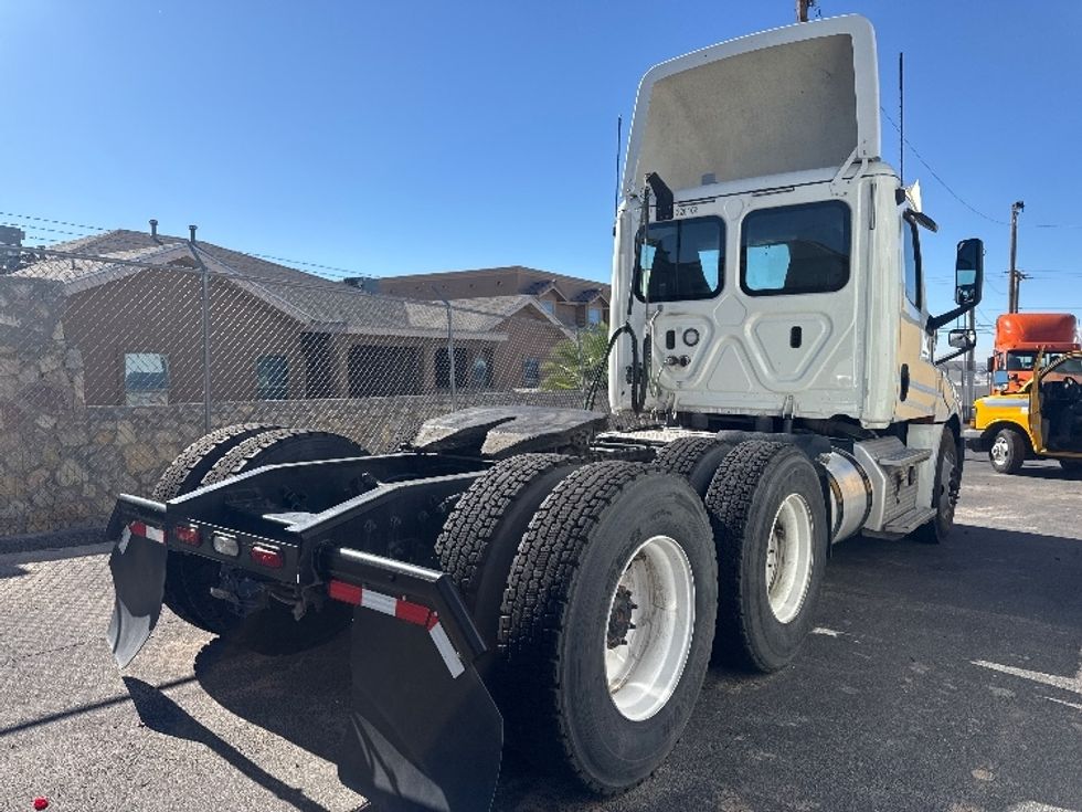Day Cab Tractor-Heavy Duty Tractors-Freightliner-2019-T12664ST-El Paso-TX-221,983\n\t\tmiles-$ 57,500 - Image 7