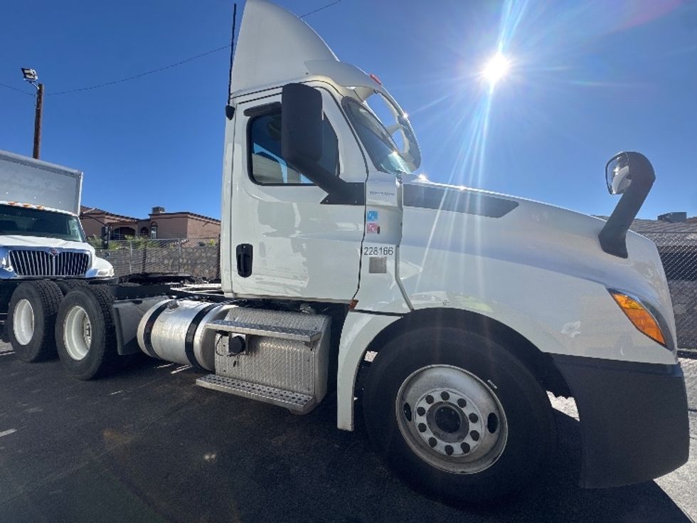 Day Cab Tractor-Heavy Duty Tractors-Freightliner-2019-T12664ST-El Paso-TX-221,983\n\t\tmiles-$ 57,500 - Image 8