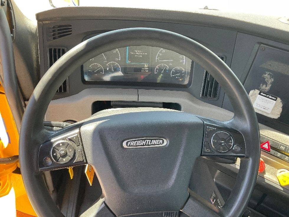 Day Cab Tractor-Heavy Duty Tractors-Freightliner-2019-T12664ST-El Paso-TX-319,660\n\t\tmiles-$ 54,750 - Image 11