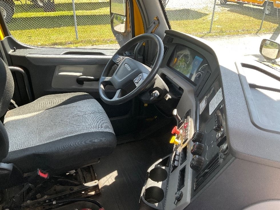 Day Cab Tractor-Heavy Duty Tractors-Freightliner-2019-T12664ST-El Paso-TX-319,660\n\t\tmiles-$ 54,750 - Image 14