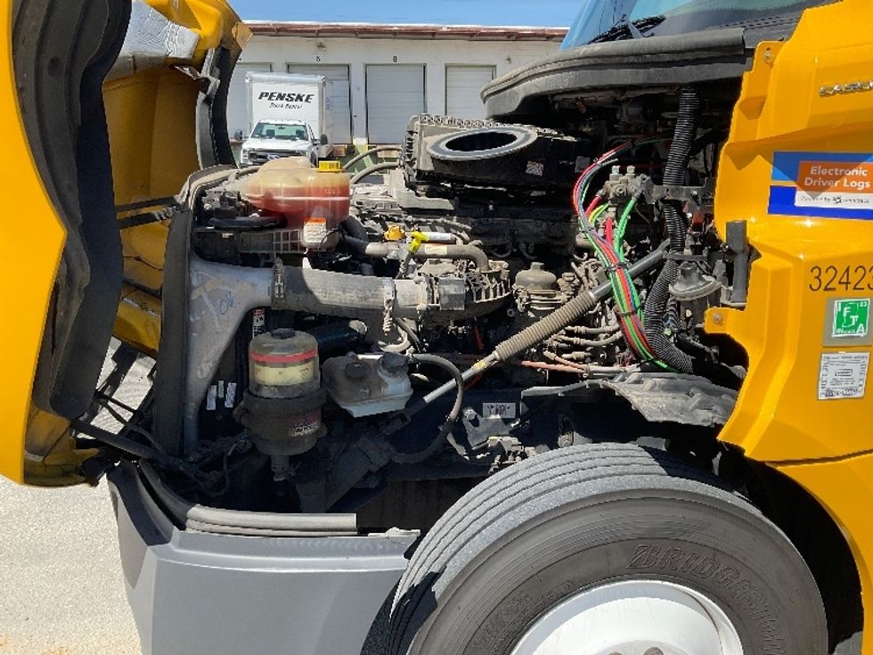 Day Cab Tractor-Heavy Duty Tractors-Freightliner-2019-T12664ST-El Paso-TX-319,660\n\t\tmiles-$ 54,750 - Image 16