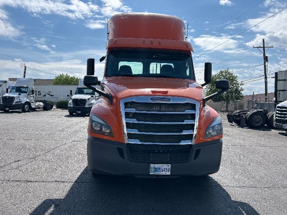 Day Cab Tractor-Heavy Duty Tractors-Freightliner-2019-T12664ST-El Paso-TX-570,368\n\t\tmiles-$ 33,000 - Image 2