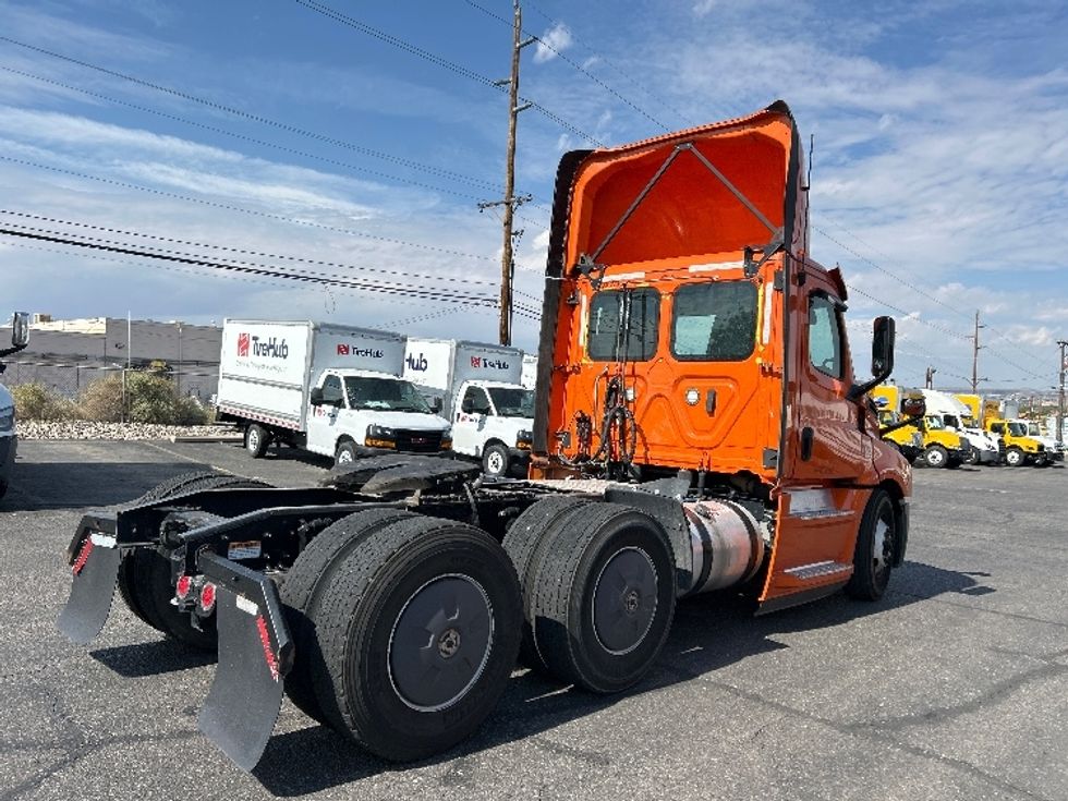 Day Cab Tractor-Heavy Duty Tractors-Freightliner-2019-T12664ST-El Paso-TX-570,368\n\t\tmiles-$ 33,000 - Image 7