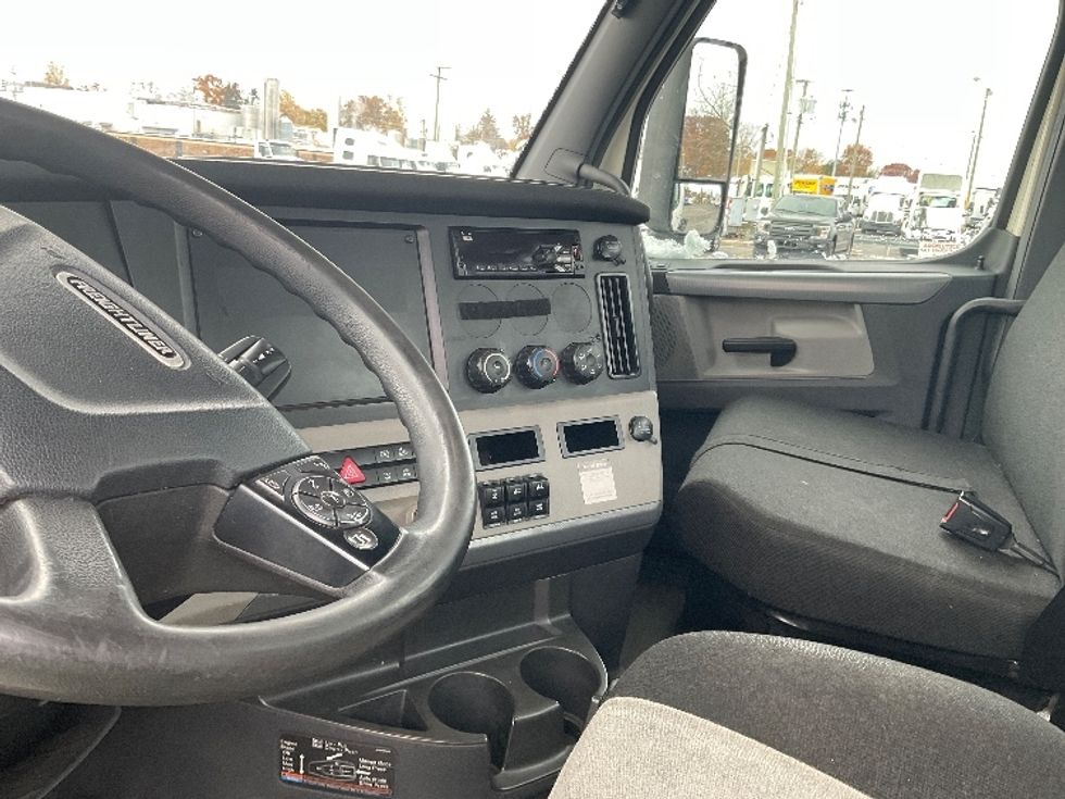 Day Cab Tractor-Heavy Duty Tractors-Freightliner-2019-T12664ST-Elizabethtown-KY-546,244\n\t\tmiles-$ 32,500 - Image 10