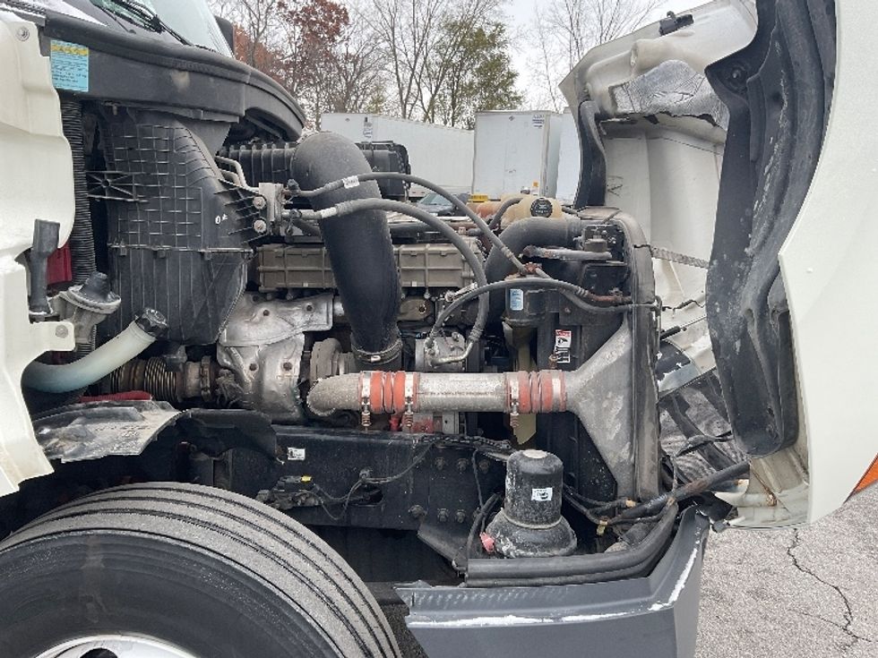 Day Cab Tractor-Heavy Duty Tractors-Freightliner-2019-T12664ST-Elizabethtown-KY-546,244\n\t\tmiles-$ 32,500 - Image 15