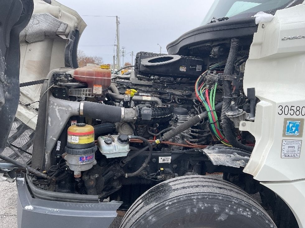 Day Cab Tractor-Heavy Duty Tractors-Freightliner-2019-T12664ST-Elizabethtown-KY-546,244\n\t\tmiles-$ 32,500 - Image 16