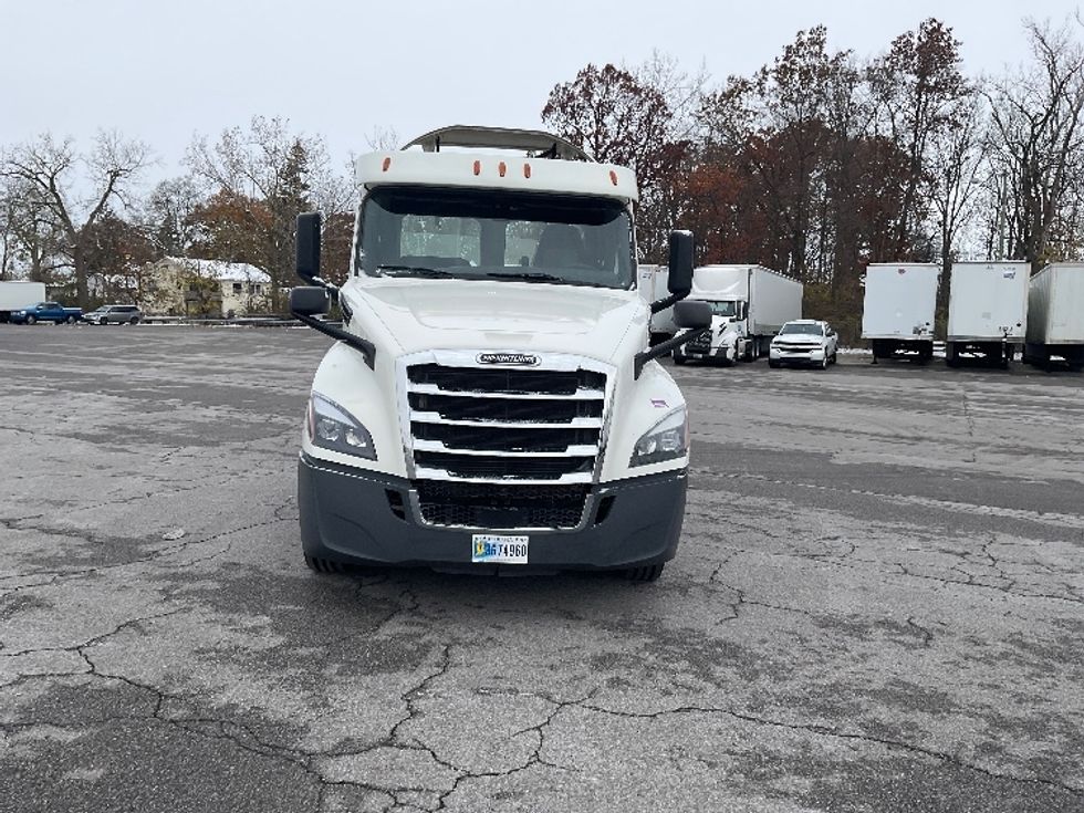 Day Cab Tractor-Heavy Duty Tractors-Freightliner-2019-T12664ST-Elizabethtown-KY-546,244\n\t\tmiles-$ 32,500 - Image 2