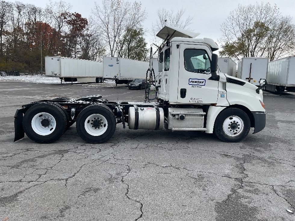Day Cab Tractor-Heavy Duty Tractors-Freightliner-2019-T12664ST-Elizabethtown-KY-546,244\n\t\tmiles-$ 32,500 - Image 8