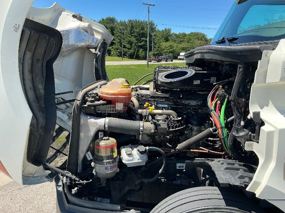 Day Cab Tractor-Heavy Duty Tractors-Freightliner-2019-T12664ST-Elkhart-IN-114,522\n\t\tmiles-$ 57,000 - Image 15