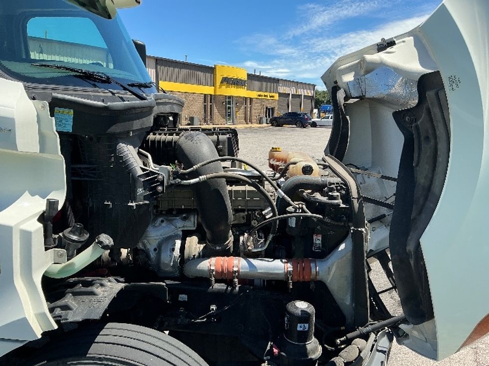 Day Cab Tractor-Heavy Duty Tractors-Freightliner-2019-T12664ST-Elkhart-IN-114,522\n\t\tmiles-$ 57,000 - Image 16