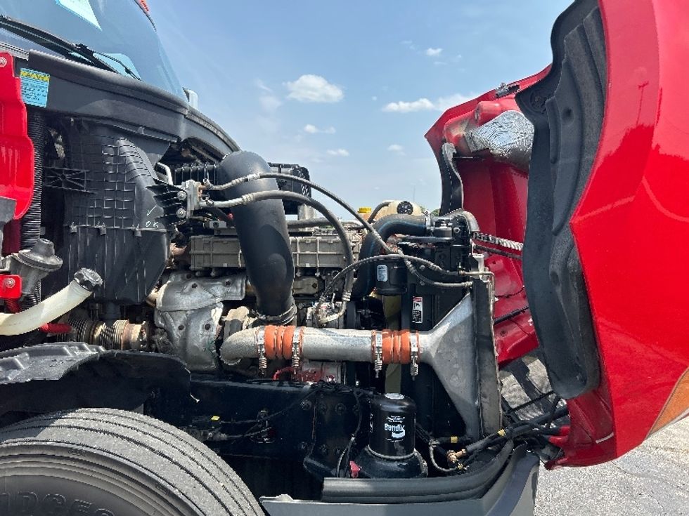 Day Cab Tractor-Heavy Duty Tractors-Freightliner-2019-T12664ST-Elkhart-IN-254,047\n\t\tmiles-$ 54,750 - Image 15