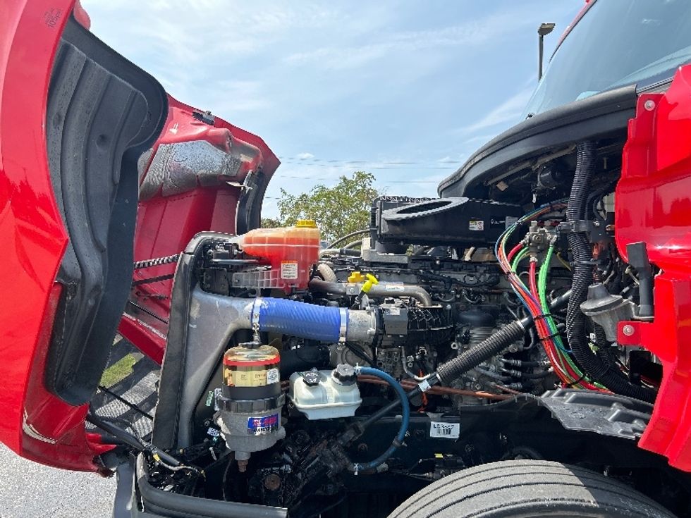 Day Cab Tractor-Heavy Duty Tractors-Freightliner-2019-T12664ST-Elkhart-IN-254,047\n\t\tmiles-$ 54,750 - Image 16