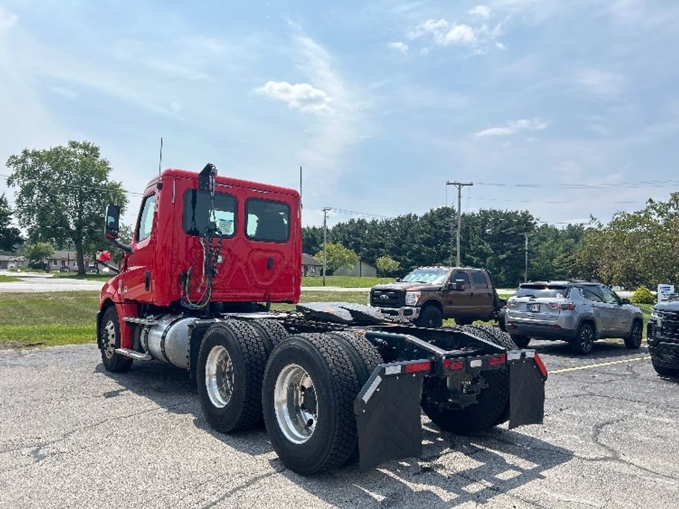 Day Cab Tractor-Heavy Duty Tractors-Freightliner-2019-T12664ST-Elkhart-IN-254,047\n\t\tmiles-$ 54,750 - Image 5