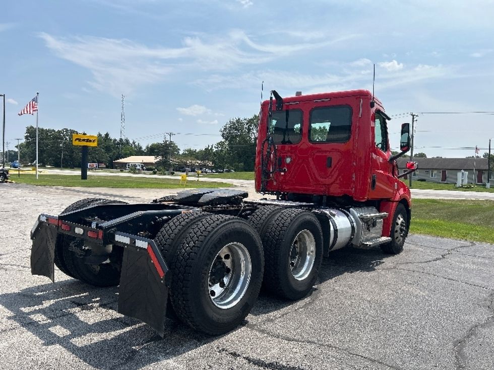 Day Cab Tractor-Heavy Duty Tractors-Freightliner-2019-T12664ST-Elkhart-IN-254,047\n\t\tmiles-$ 54,750 - Image 7